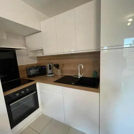 A L'ecurie ناربون